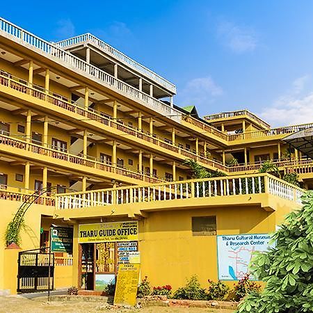 Hotel Nature Heritage Chitwan Extérieur photo