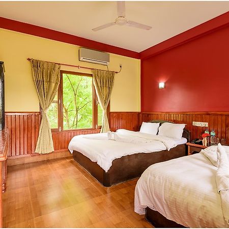 Hotel Nature Heritage Chitwan Extérieur photo